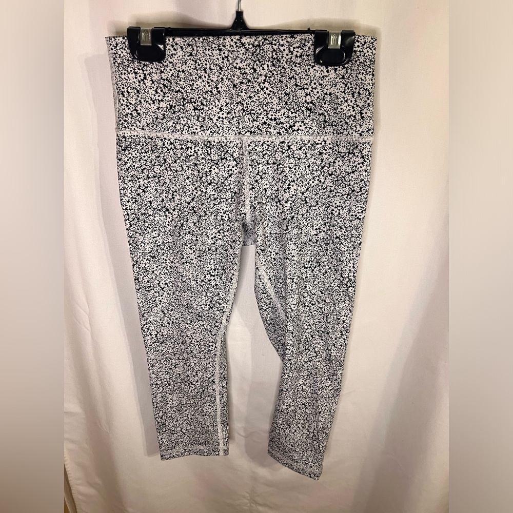 Lululemon Wunder Under Crop (Hi-Rise) (Full-On Luxtreme 21")
Ditsy Daisy
